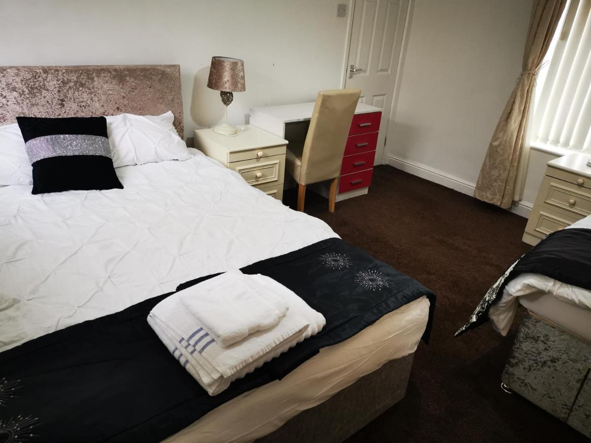 Knutsford House Holidays マンチェスター エクステリア 写真