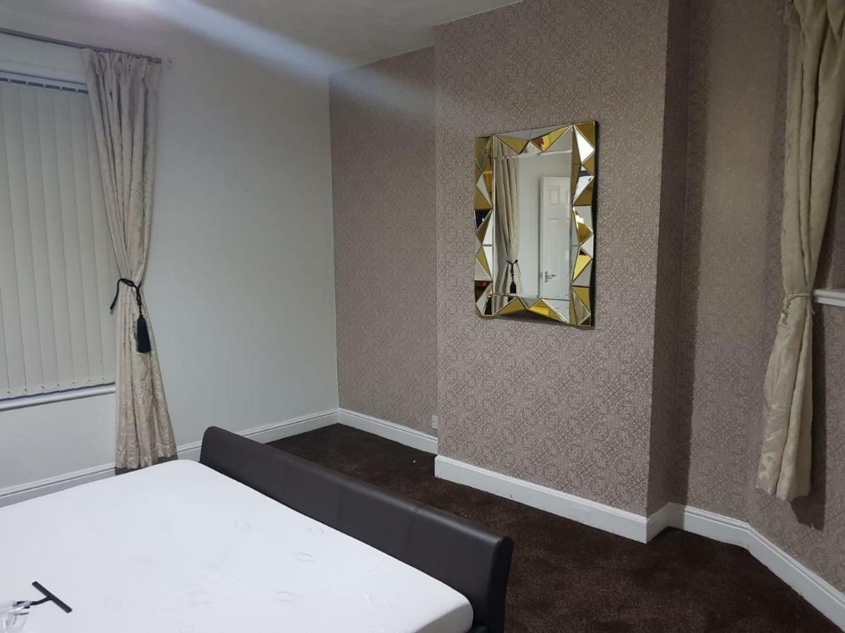 Knutsford House Holidays マンチェスター エクステリア 写真